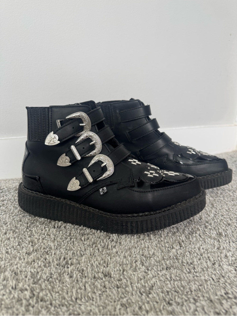 T.U.K. Western Buckle Pointed Boot - Picture 4 of 9